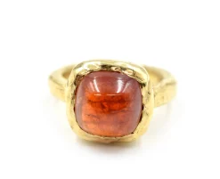 Cabochon Red Tourmaline 14k Yellow Gold Hammered Ring