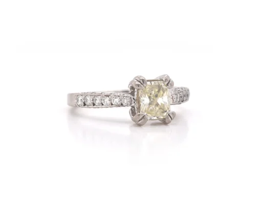 18k White Gold 0.75ct Radiant Diamond Engagement Ring