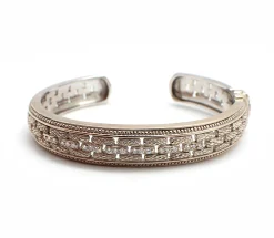 18k White Gold Judith Ripka Diamond Hinged Bangle Bracelet