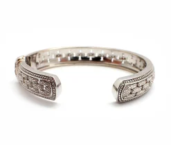 18k White Gold Judith Ripka Diamond Hinged Bangle Bracelet