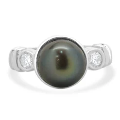 18 Karat White Gold Black Pearl and Diamond Ring