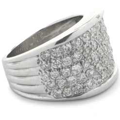 18 Karat White Gold Diamond Fashion Ring