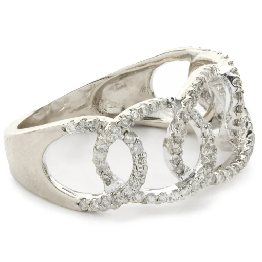14 Karat White Gold Diamond Oval Link Band