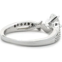 14 Karat White Gold Oval Cut Diamond Engagement Ring