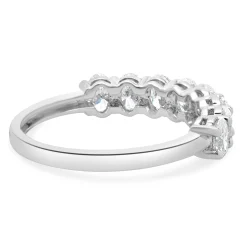 18 Karat White Gold Oval Diamond Band