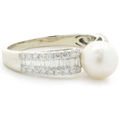 14 Karat White Gold Pearl and Diamond Ring