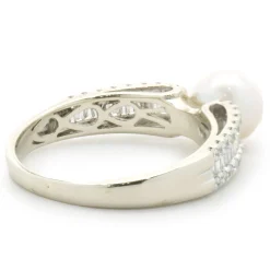 14 Karat White Gold Pearl and Diamond Ring