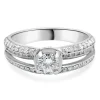 18 Karat White Gold Round Brilliant Cut Diamond Engagement Ring