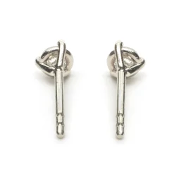 14 Karat White Gold Round Brilliant Diamond Stud Earrings