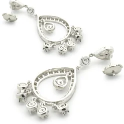 18 Karat White Gold Vintage Pear Shape Cutout Drop Earrings