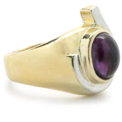 18 Karat Yellow Gold Cabochon Amethyst Ring