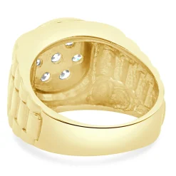 18 Karat Yellow Gold Diamond Cluster Ring