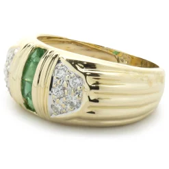 18 Karat Yellow Gold Emerald and Diamond Ribbed Ring